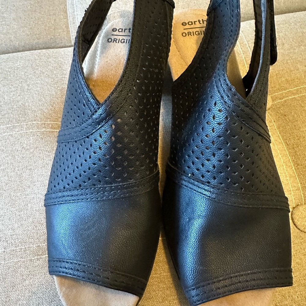 Earth Origins Black Women's Sandals